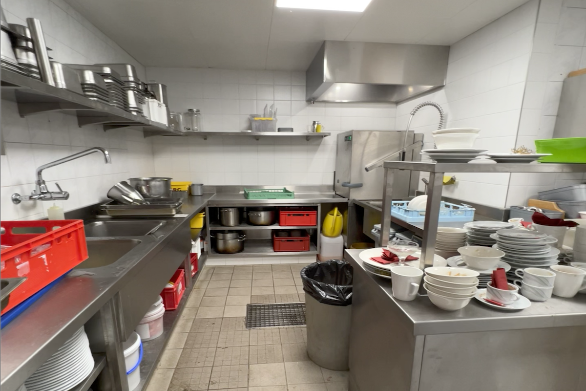 Mehr über den Artikel erfahren Neubau Spülbereich – Effiziente Planung für professionelle Gastronomieküchen